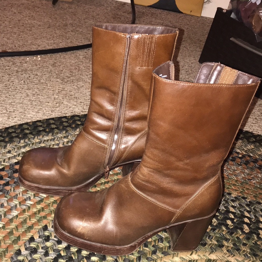 Steve Madden Platform Retro Boots